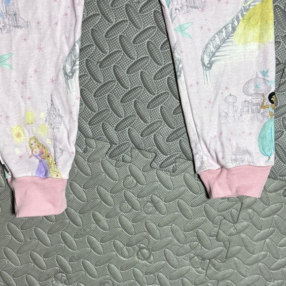 Pottery Barn Disney Princess Long Sleeve Pajama Set Girls Size 6 - Picture 6 of 6